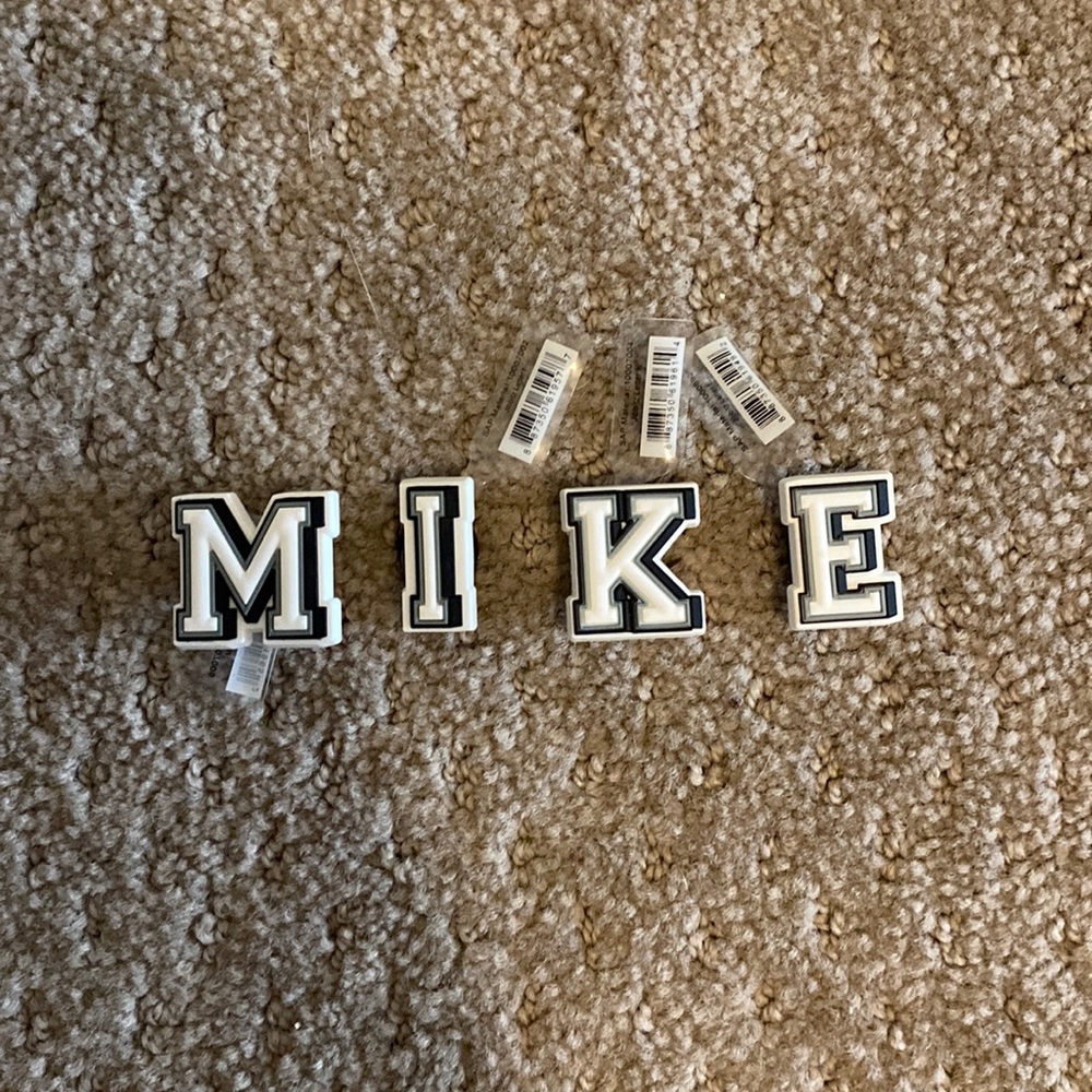 NWT Croc letter charms